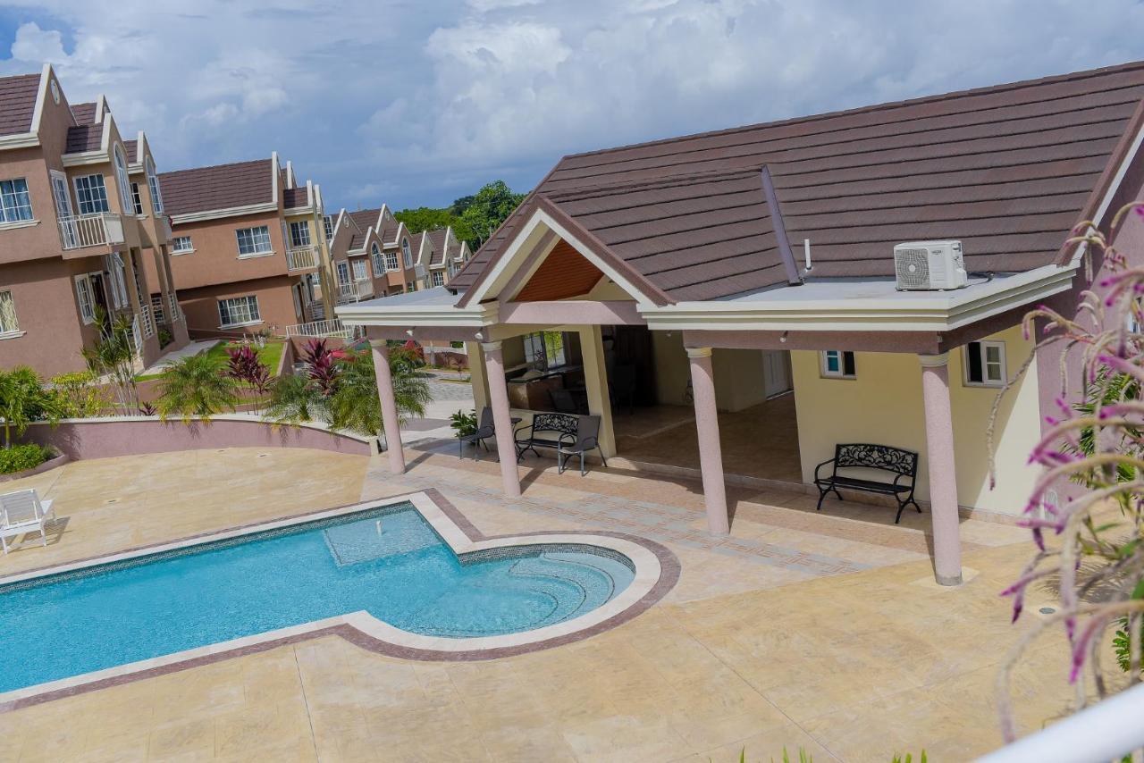 Villa Tropical Luxury Dreams Ocho Ríos Exterior foto